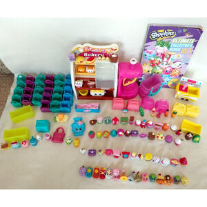 Shopkins HUGE Lot Of 120+ Loose Figures/Sink/Bakery/Storage/Baskets + Book